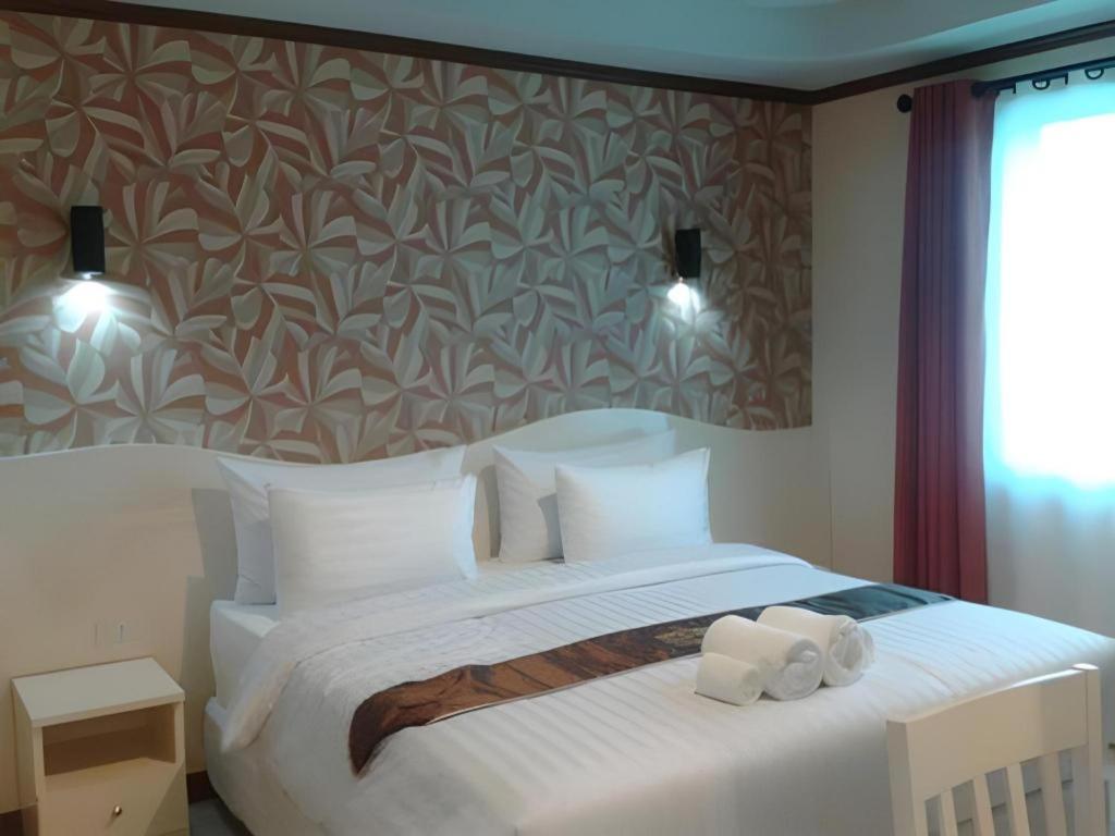 Thada Chateau Hotel Buriram Exterior foto