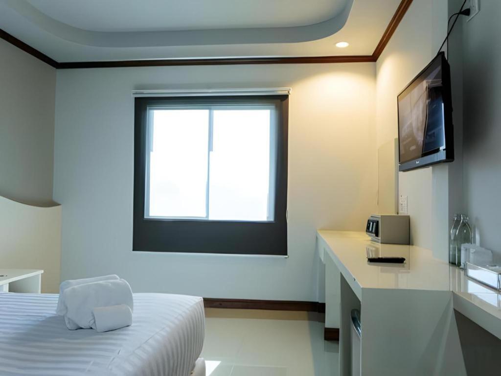Thada Chateau Hotel Buriram Exterior foto