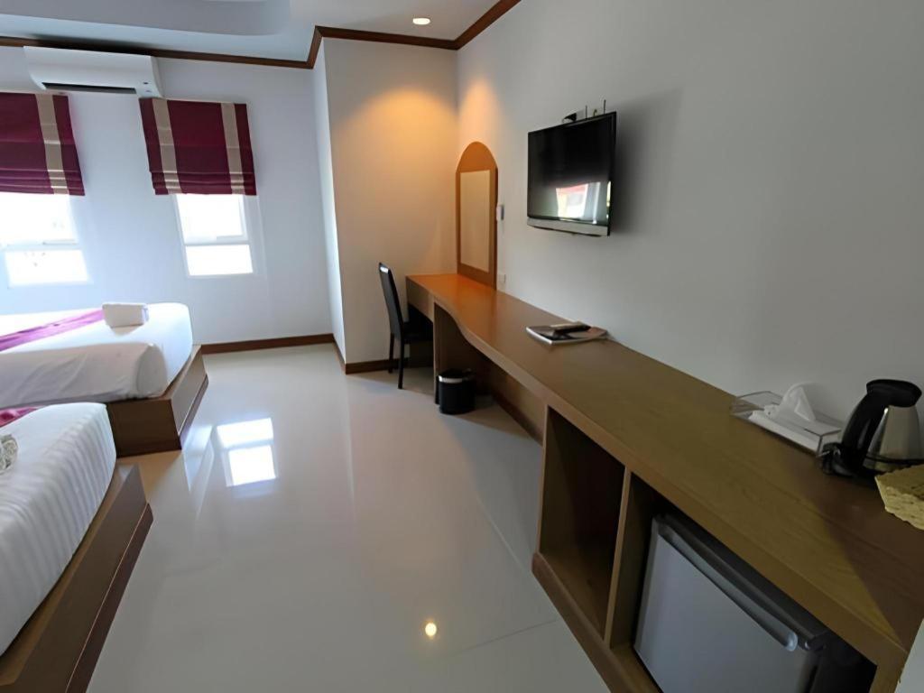 Thada Chateau Hotel Buriram Exterior foto